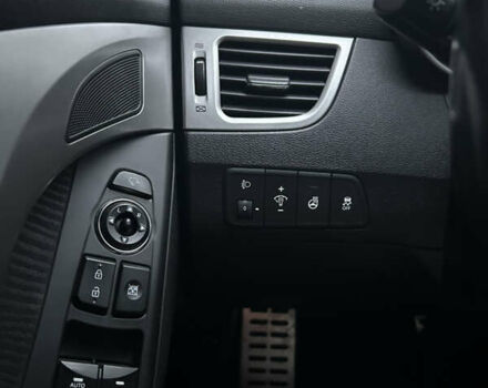 Бежевий Хендай Елантра, об'ємом двигуна 1.8 л та пробігом 131 тис. км за 9900 $, фото 12 на Automoto.ua