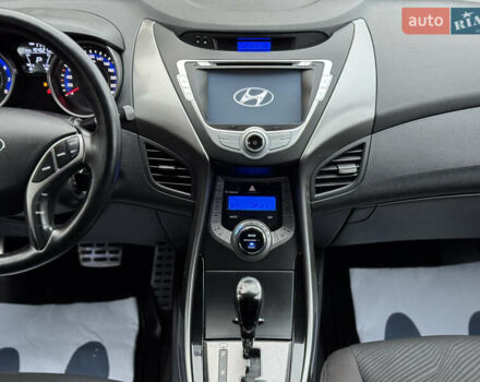 Бежевий Хендай Елантра, об'ємом двигуна 1.8 л та пробігом 154 тис. км за 9750 $, фото 25 на Automoto.ua