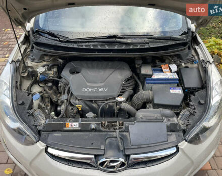 Хендай Элантра 2013 в Голованевске на Automoto.ua Бежевый Хендай Элантра, объемом двигателя 1.6 л и пробегом 130 тыс. км за 9900 $, фото 24 на Automoto.ua