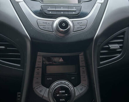 Бежевий Хендай Елантра, об'ємом двигуна 1.8 л та пробігом 131 тис. км за 9900 $, фото 13 на Automoto.ua