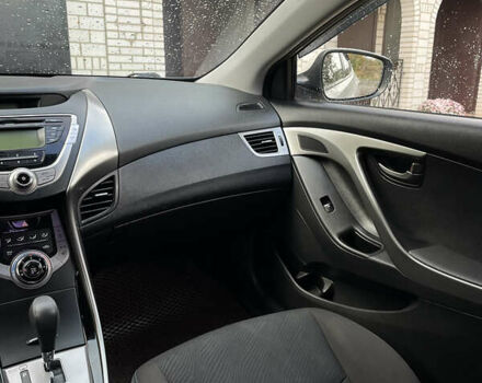 Хендай Элантра 2013 в Голованевске на Automoto.ua Бежевый Хендай Элантра, объемом двигателя 1.6 л и пробегом 130 тыс. км за 9900 $, фото 13 на Automoto.ua