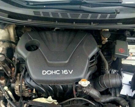 Бежевый Хендай Элантра, объемом двигателя 1.6 л и пробегом 116 тыс. км за 3300 $, фото 5 на Automoto.ua