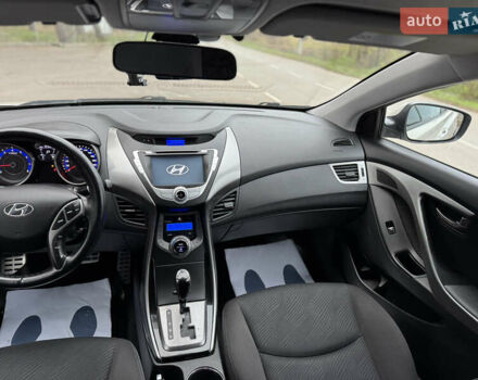 Бежевий Хендай Елантра, об'ємом двигуна 1.8 л та пробігом 154 тис. км за 9750 $, фото 22 на Automoto.ua