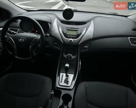 Бежевий Хендай Елантра, об'ємом двигуна 1.8 л та пробігом 131 тис. км за 9900 $, фото 11 на Automoto.ua