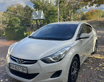 Хендай Элантра 2013 в Голованевске на Automoto.ua Бежевый Хендай Элантра, объемом двигателя 1.6 л и пробегом 130 тыс. км за 9900 $, фото 4 на Automoto.ua