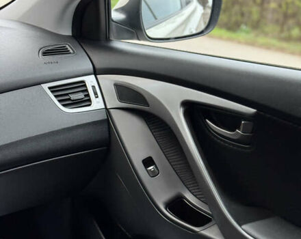 Бежевий Хендай Елантра, об'ємом двигуна 1.8 л та пробігом 154 тис. км за 9750 $, фото 26 на Automoto.ua