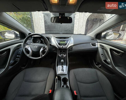 Хендай Элантра 2013 в Голованевске на Automoto.ua Бежевый Хендай Элантра, объемом двигателя 1.6 л и пробегом 130 тыс. км за 9900 $, фото 12 на Automoto.ua