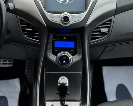 Бежевий Хендай Елантра, об'ємом двигуна 1.8 л та пробігом 154 тис. км за 9750 $, фото 27 на Automoto.ua