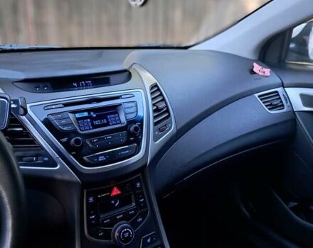 Бежевий Хендай Елантра, об'ємом двигуна 1.59 л та пробігом 230 тис. км за 8500 $, фото 4 на Automoto.ua