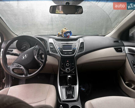 Бежевий Хендай Елантра, об'ємом двигуна 1.8 л та пробігом 174 тис. км за 9550 $, фото 10 на Automoto.ua