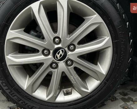 Бежевый Хендай Элантра, объемом двигателя 1.8 л и пробегом 115 тыс. км за 9600 $, фото 19 на Automoto.ua