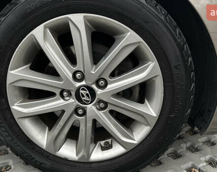 Бежевый Хендай Элантра, объемом двигателя 1.8 л и пробегом 115 тыс. км за 9600 $, фото 18 на Automoto.ua