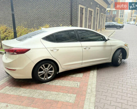 Бежевый Хендай Элантра, объемом двигателя 2 л и пробегом 127 тыс. км за 11800 $, фото 3 на Automoto.ua