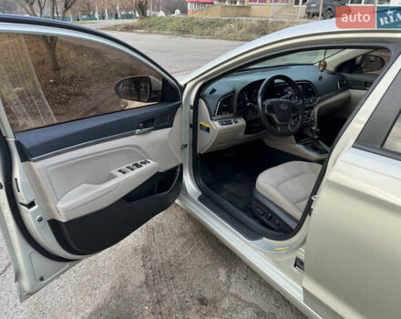 Бежевый Хендай Элантра, объемом двигателя 2 л и пробегом 78 тыс. км за 12500 $, фото 6 на Automoto.ua