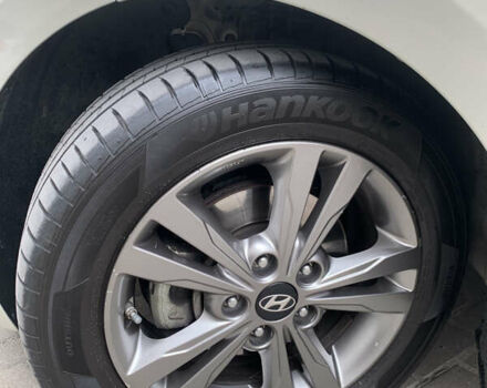 Бежевый Хендай Элантра, объемом двигателя 1.59 л и пробегом 98 тыс. км за 12500 $, фото 14 на Automoto.ua