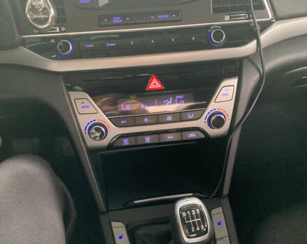 Бежевый Хендай Элантра, объемом двигателя 1.59 л и пробегом 98 тыс. км за 12500 $, фото 28 на Automoto.ua