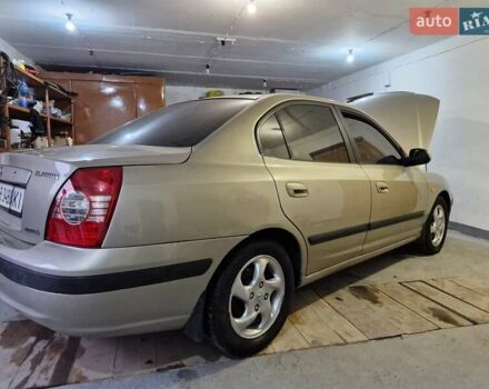 Бежевый Хендай Элантра, объемом двигателя 1.98 л и пробегом 320 тыс. км за 3300 $, фото 1 на Automoto.ua