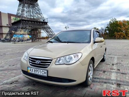 Бежевый Хендай Элантра, объемом двигателя 1.6 л и пробегом 192 тыс. км за 5000 $, фото 1 на Automoto.ua