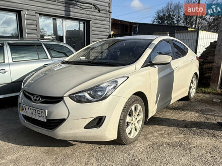 Бежевий Хендай Елантра, об'ємом двигуна 1.6 л та пробігом 120 тис. км за 10300 $, фото 1 на Automoto.ua