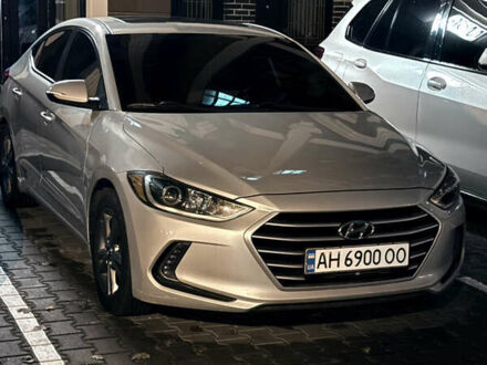 Бежевый Хендай Элантра, объемом двигателя 2 л и пробегом 127 тыс. км за 11800 $, фото 1 на Automoto.ua