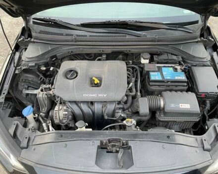 Чорний Хендай Елантра, об'ємом двигуна 2 л та пробігом 137 тис. км за 12000 $, фото 4 на Automoto.ua