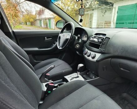 Чорний Хендай Елантра, об'ємом двигуна 1.6 л та пробігом 147 тис. км за 6400 $, фото 4 на Automoto.ua