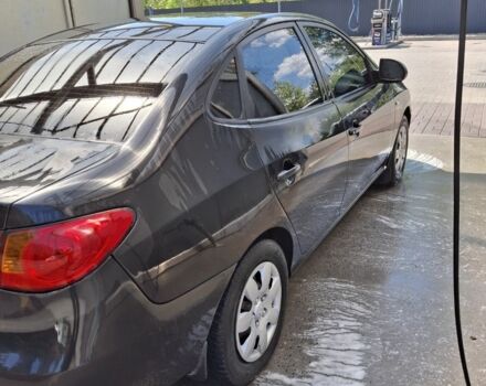 Черный Хендай Элантра, объемом двигателя 1.6 л и пробегом 270 тыс. км за 5500 $, фото 2 на Automoto.ua