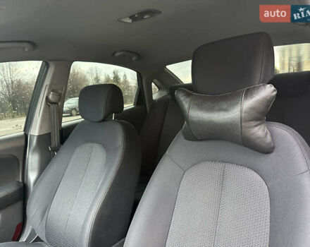 Черный Хендай Элантра, объемом двигателя 1.59 л и пробегом 242 тыс. км за 5999 $, фото 12 на Automoto.ua