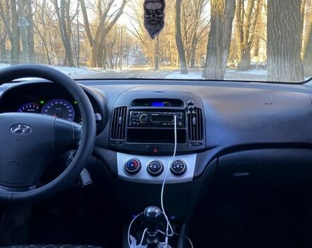 Черный Хендай Элантра, объемом двигателя 1.6 л и пробегом 158 тыс. км за 6800 $, фото 10 на Automoto.ua