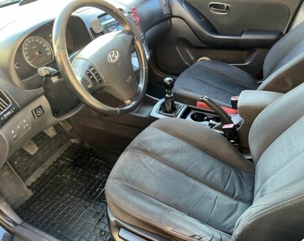 Черный Хендай Элантра, объемом двигателя 1.6 л и пробегом 240 тыс. км за 6411 $, фото 8 на Automoto.ua