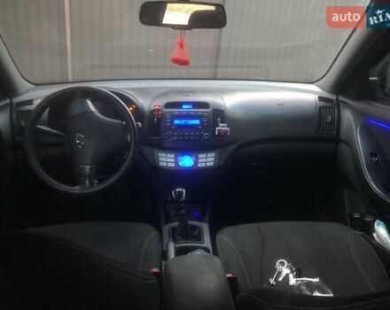 Чорний Хендай Елантра, об'ємом двигуна 1.59 л та пробігом 236 тис. км за 5700 $, фото 6 на Automoto.ua