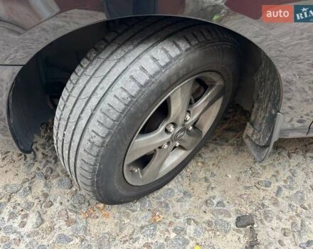 Черный Хендай Элантра, объемом двигателя 1.6 л и пробегом 350 тыс. км за 4750 $, фото 3 на Automoto.ua