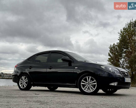 Чорний Хендай Елантра, об'ємом двигуна 2 л та пробігом 240 тис. км за 7850 $, фото 2 на Automoto.ua