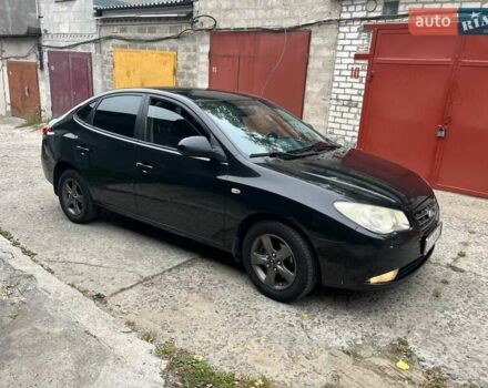 Черный Хендай Элантра, объемом двигателя 1.6 л и пробегом 350 тыс. км за 4750 $, фото 11 на Automoto.ua