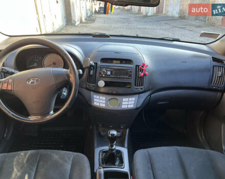 Черный Хендай Элантра, объемом двигателя 1.59 л и пробегом 240 тыс. км за 6257 $, фото 20 на Automoto.ua