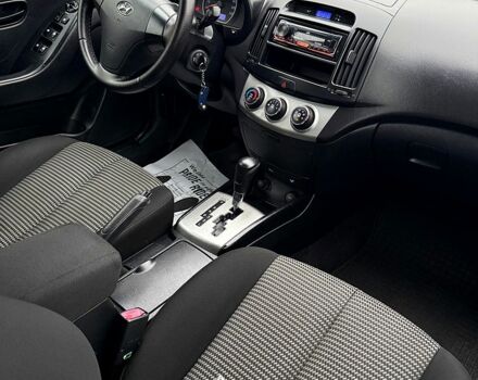 Чорний Хендай Елантра, об'ємом двигуна 1.6 л та пробігом 178 тис. км за 6000 $, фото 9 на Automoto.ua