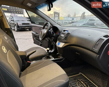 Хендай Элантра 2011 в Харькове на Automoto.ua Черный Хендай Элантра, объемом двигателя 1.59 л и пробегом 118 тыс. км за 8500 $, фото 21 на Automoto.ua