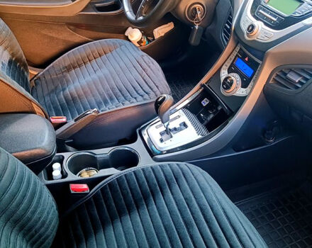 Черный Хендай Элантра, объемом двигателя 1.8 л и пробегом 157 тыс. км за 8500 $, фото 4 на Automoto.ua