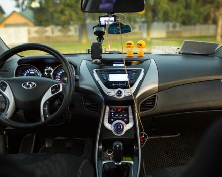 Черный Хендай Элантра, объемом двигателя 1.6 л и пробегом 149 тыс. км за 8350 $, фото 8 на Automoto.ua