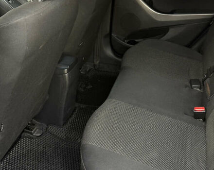 Черный Хендай Элантра, объемом двигателя 1.8 л и пробегом 150 тыс. км за 9100 $, фото 20 на Automoto.ua