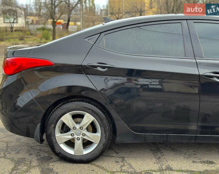 Черный Хендай Элантра, объемом двигателя 1.8 л и пробегом 142 тыс. км за 7900 $, фото 6 на Automoto.ua