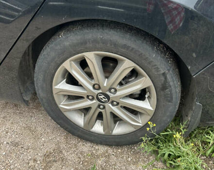 Чорний Хендай Елантра, об'ємом двигуна 1.8 л та пробігом 165 тис. км за 10000 $, фото 11 на Automoto.ua