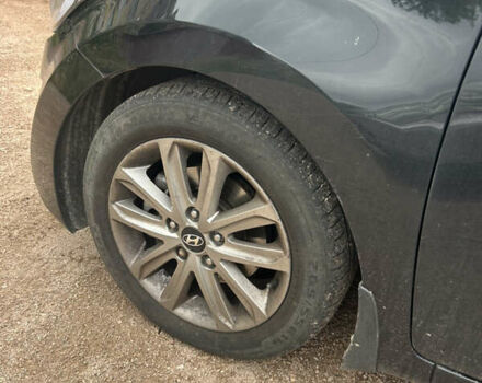 Чорний Хендай Елантра, об'ємом двигуна 1.8 л та пробігом 165 тис. км за 10000 $, фото 13 на Automoto.ua