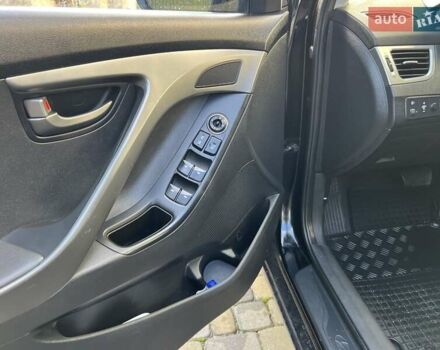 Черный Хендай Элантра, объемом двигателя 1.59 л и пробегом 203 тыс. км за 7300 $, фото 22 на Automoto.ua