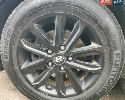Черный Хендай Элантра, объемом двигателя 1.8 л и пробегом 244 тыс. км за 6950 $, фото 12 на Automoto.ua