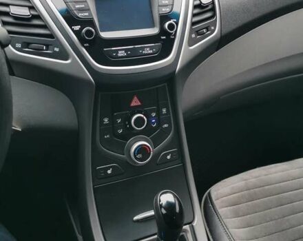 Черный Хендай Элантра, объемом двигателя 1.8 л и пробегом 244 тыс. км за 6950 $, фото 4 на Automoto.ua