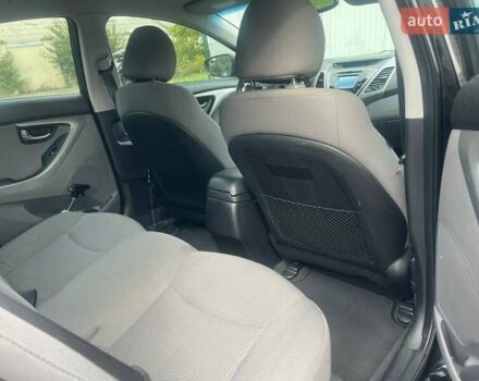 Черный Хендай Элантра, объемом двигателя 1.8 л и пробегом 189 тыс. км за 8800 $, фото 4 на Automoto.ua