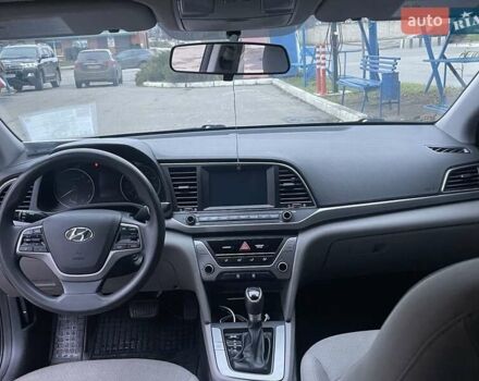 Черный Хендай Элантра, объемом двигателя 2 л и пробегом 232 тыс. км за 9200 $, фото 3 на Automoto.ua