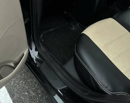 Черный Хендай Элантра, объемом двигателя 1.8 л и пробегом 200 тыс. км за 9500 $, фото 54 на Automoto.ua