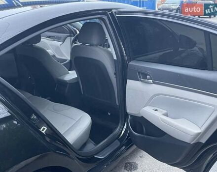 Черный Хендай Элантра, объемом двигателя 2 л и пробегом 232 тыс. км за 9200 $, фото 4 на Automoto.ua